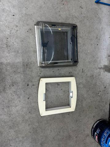 Remis REMItop dakluik met kromme kap. Compleet beschikbaar voor biedingen