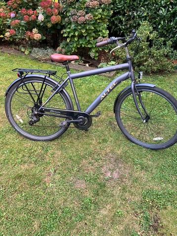 Zeer nette Altec 28 inch jongensfiets. beschikbaar voor biedingen