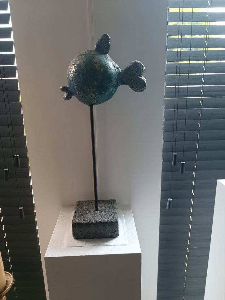 Kunstwerk "als een vis in het water", Antiek en Kunst, Kunst | Beelden en Houtsnijwerken, Ophalen of Verzenden
