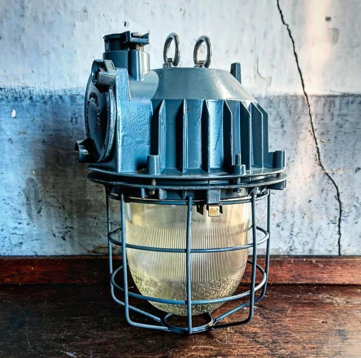Vintage zware zeer grote bunker kooilampen Sovjet-Unie, Huis en Inrichting, Lampen | Hanglampen, Gebruikt, Minder dan 50 cm, Glas