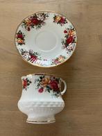 Kop en schotel Engels met geel rode bloemen, Huis en Inrichting, Ophalen of Verzenden, Overige stijlen, Kop(pen) en/of Schotel(s)