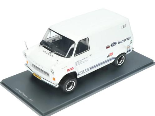 Jsn Schuco 1:18 Ford Transit Supervan 1 1971 wit in vitrine, Hobby en Vrije tijd, Modelauto's | 1:18, Nieuw, Auto, Overige merken