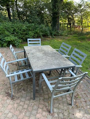 Tuinset tafel en 6 stoelen beschikbaar voor biedingen