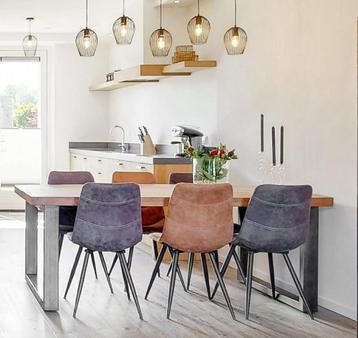 Mango eettafel (200x100 cm) inclusief 6 stoelen beschikbaar voor biedingen