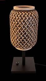 Tafellamp met rieten kap en metalen voet, Ophalen of Verzenden, Nieuw, Metaal, 50 tot 75 cm
