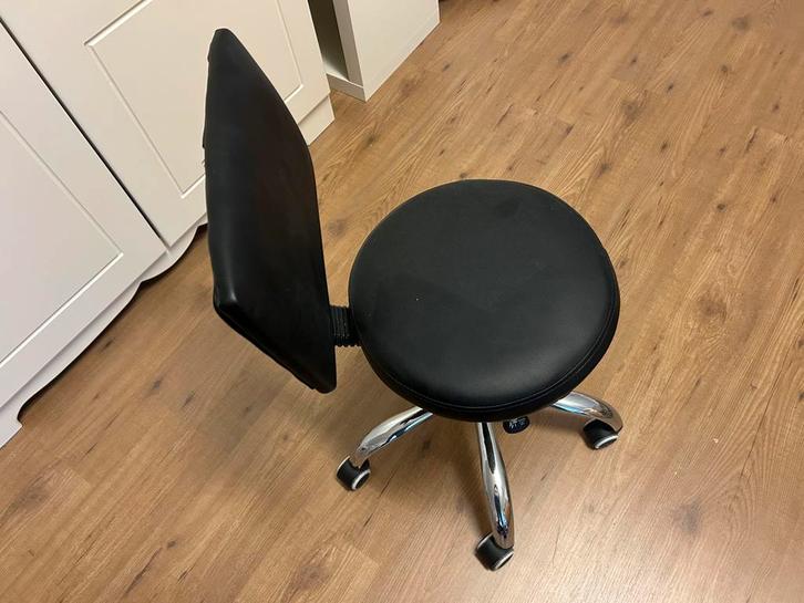 Kruk op wieltjes, Huis en Inrichting, Bureaustoelen, Zo goed als nieuw, Ophalen