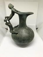 Decoratieve kruik in de stijl van Romeinse opgravingen, Antiek en Kunst, Antiek | Koper en Brons, Verzenden, Brons