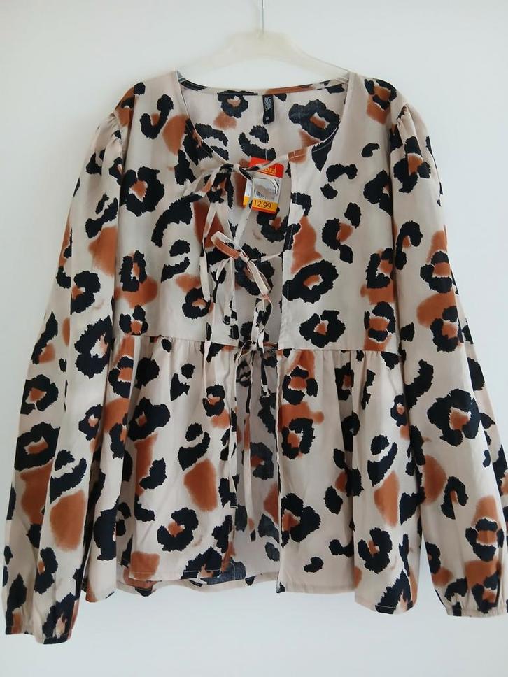 Nieuwe panterblouse Wibra maat 38, Kleding | Dames, Blouses en Tunieken, Nieuw, Maat 38/40 (M), Beige, Ophalen of Verzenden