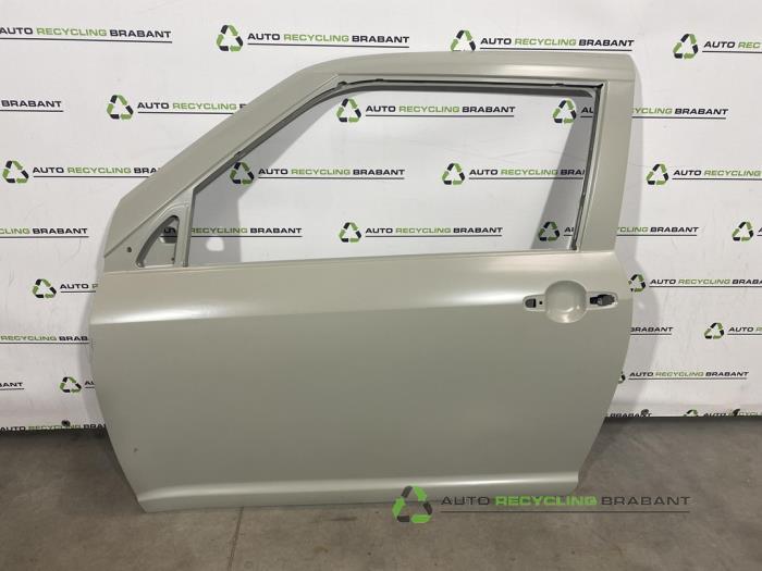 Portier 4Deurs rechts-voor van een Suzuki Swift, Auto-onderdelen, Gebruikt, -, Deur, -