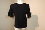 Marccain zwart truitje shirt v hals uitlopende mouwtjes N2/S, Kleding | Dames, Verzenden, Zwart, Zo goed als nieuw, Korte mouw