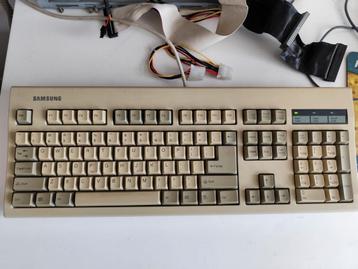 Samsung vintage PS/2 toetsenborden SEM-DC8UL/SEM-DC8H beschikbaar voor biedingen
