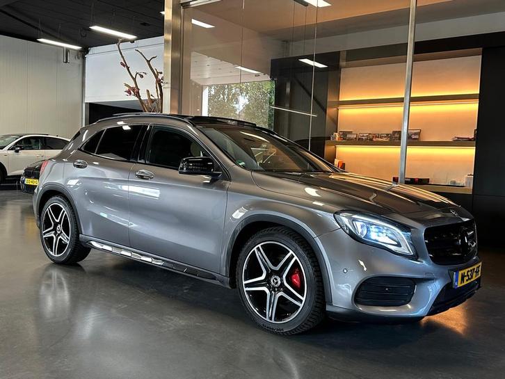 Mercedes-Benz GLA-klasse 200 Amg night Panorama Groot-Navi 1, Auto's, Mercedes-Benz, Bedrijf, Te koop, GLA, 360° camera, ABS, Airbags