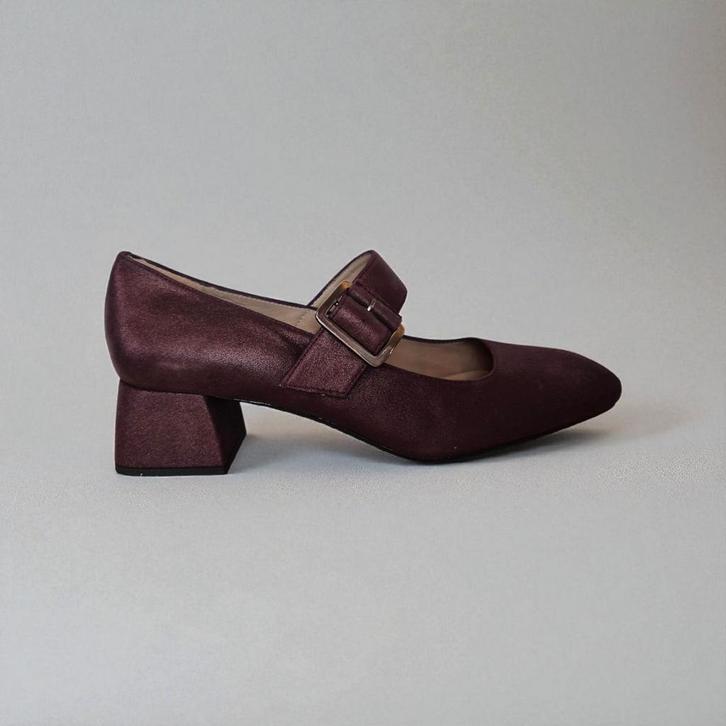 UNISA leren pumps maat 39, Kleding | Dames, Schoenen, Nieuw, Pumps, Overige kleuren, Verzenden