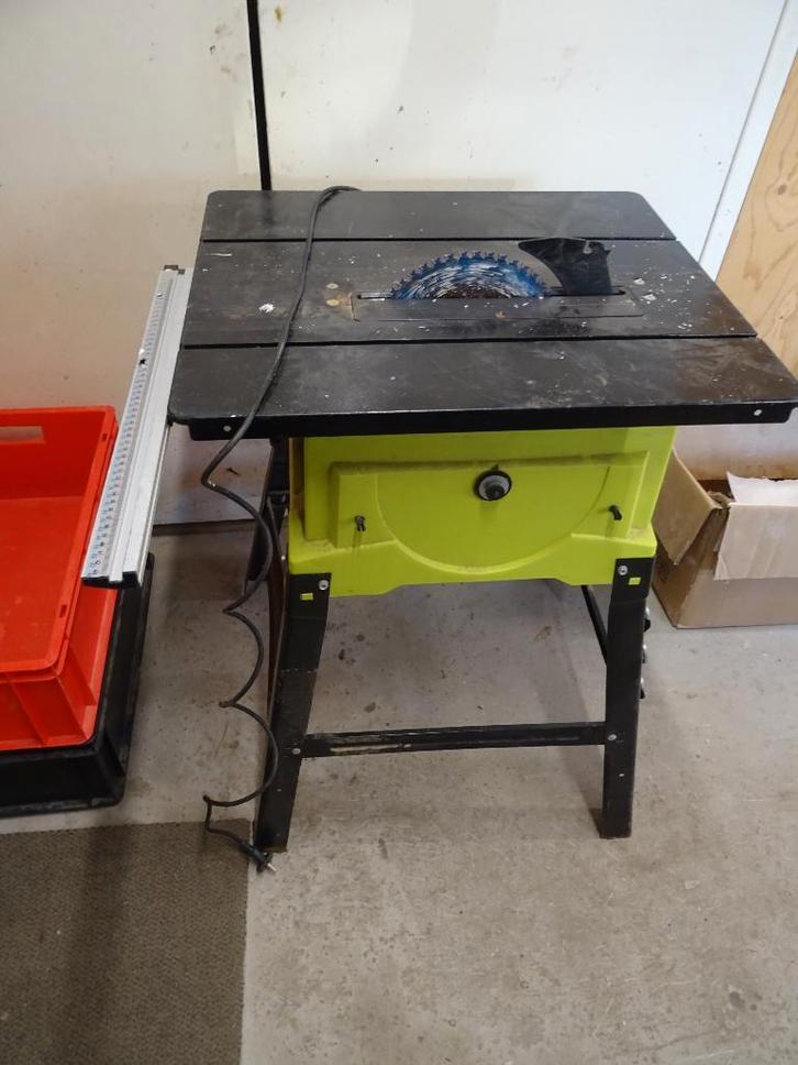 RSS Power Tools tafelzaag (model TZRSS-0002, 2000W) zaag, Doe-het-zelf en Verbouw, Gereedschap | Zaagmachines, Gebruikt, Cirkelzaag