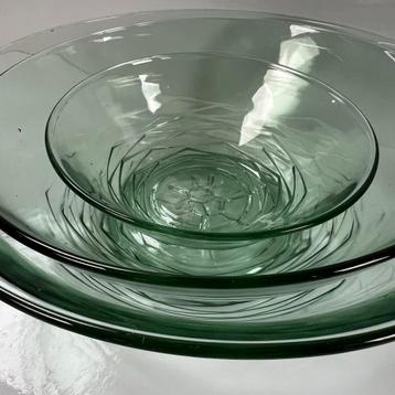 Andries Dirk Copier nestschalen met pijnappel decor beschikbaar voor biedingen