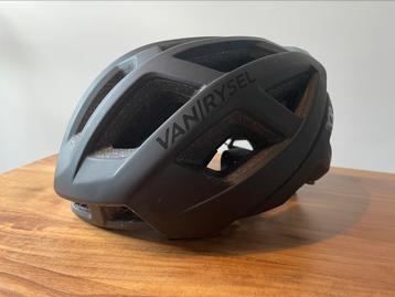 Van Rysel Aerofit Helmet 900 Black - M