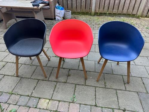 TEAB 3 HAY stoelen verschillende kleuren blauw, rood, zwart, Huis en Inrichting, Stoelen, Gebruikt, Drie, Overige kleuren, Ophalen
