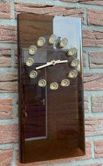 Leuke Space Age Wandklok ( vintage retro mid century ), Ophalen of Verzenden, Gebruikt, Analoog, Wandklok