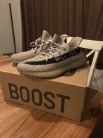 Yeezy boost 350 v2, Zwart, Ophalen of Verzenden, Sneakers of Gympen, Zo goed als nieuw