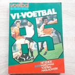 VI-voetbal Het enige INTER-nationale voetbal-naslagwerk 1985, Verzenden, Zo goed als nieuw, Overige binnenlandse clubs, Boek of Tijdschrift
