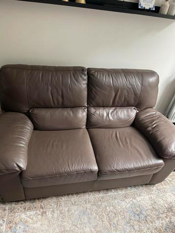 Mooie 2/3-zits leren bank (moet weg) beschikbaar voor biedingen
