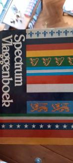 Spectrum Vlaggenboek - Naslagwerk over vlaggen, Ophalen of Verzenden, 20e eeuw of later, Gelezen, Spectrum