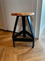 Mooie houten krukje kinderen., Huis en Inrichting, Barkrukken, Ophalen, Zo goed als nieuw, 1 kruk, Hout