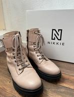 Nikkie boots in maat 39, Kleding | Dames, Schoenen, Beige, Lage of Enkellaarzen, Ophalen of Verzenden, Zo goed als nieuw