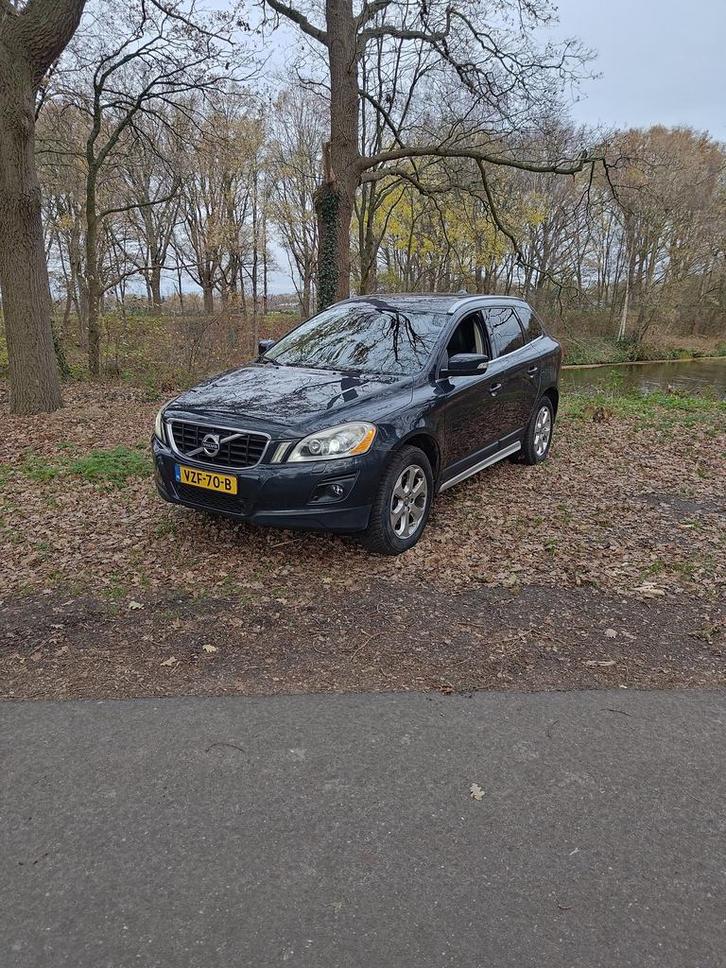 Volvo  XC60 2.4 D5 Grijs kenteken nette staat, Auto's, Bestelauto's, Bedrijf, 4x4, ABS, Centrale vergrendeling, Climate control