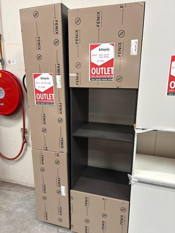 Bruynzeel Outlet: 2 Hoge Kasten Fenix front- €450 beschikbaar voor biedingen