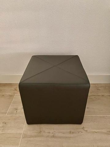 LEREN POEF / VOETENBANKJE (nieuw) beschikbaar voor biedingen