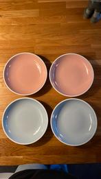 Arzberg borden baby blauw en baby roze (diep), Ophalen of Verzenden, Zo goed als nieuw, Effen, Bord(en)