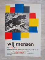 Wij Mensen - The Family of Man Affiche. Stedelijk Museum, Rechthoekig Staand, Ophalen of Verzenden, Zo goed als nieuw, A1 t/m A3