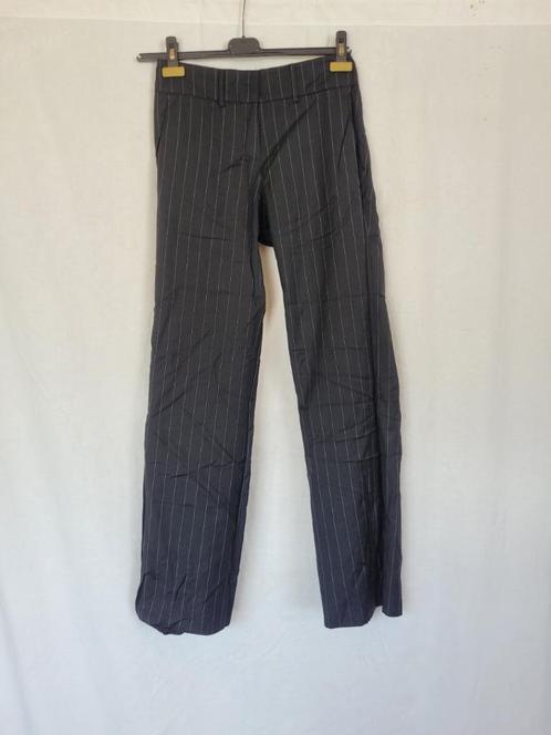Nette zwarte broek, krijtstreep mt 38 merk Pierre Cardin, Kleding | Dames, Broeken en Pantalons, Zo goed als nieuw, Maat 38/40 (M)