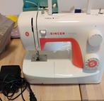 Like New Singer Sewing Machine & Accessories, Hobby en Vrije tijd, Naaimachines en Toebehoren, Ophalen, Nieuw, Naaimachine, Singer