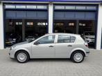 Opel Astra 1.4 Essentia IN NIEUW STAAT (bj 2004), Voorwielaandrijving, Gebruikt, 4 cilinders, Wit