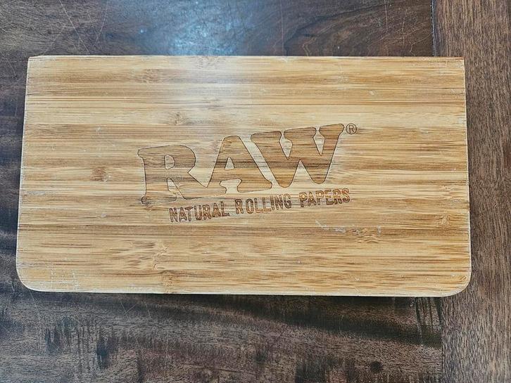 RAW Bamboe Draaibord – Luxe Rolling Tray, Magnetische Deksel, Verzamelen, Rookartikelen, Aanstekers en Luciferdoosjes, Zo goed als nieuw