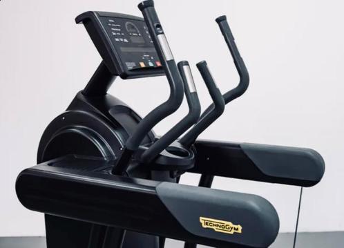 TECHNOGYM EXCITE 700 VARIO BLACK CROSSTRAINER STEPPER, Sport en Fitness, Fitnessmaterialen, Zo goed als nieuw, Overige typen, Ophalen of Verzenden