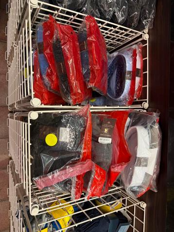 Nieuw partij merk kleding beschikbaar voor biedingen