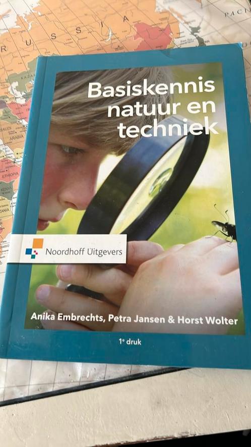 Anika Embrechts - Basiskennis natuur en techniek, Boeken, Wetenschap, Zo goed als nieuw, Natuurwetenschap, Ophalen of Verzenden
