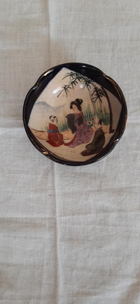 antiek Satsuma kommetje m.afbeelding v. geisha. D ca 7 cm, Antiek en Kunst, Antiek | Porselein, Ophalen of Verzenden