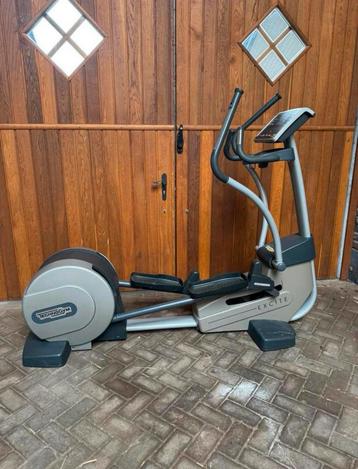 Technogym excite 700i professionele crosstrainer  beschikbaar voor biedingen