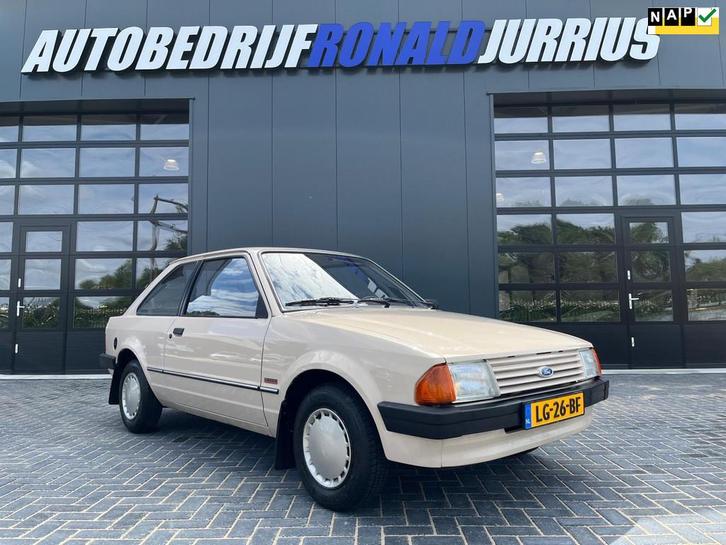 Ford Escort 1.1 Laser NLAuto/Uniek 1Ste Eigenaar 37.000km! O, Auto's, Ford, Te koop, Escort, Metallic lak, Benzine, Hatchback