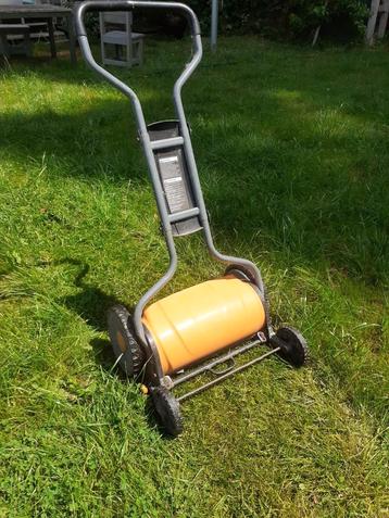 Fiskars handmaaier beschikbaar voor biedingen