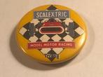 Metalen SCALEXTRIC Miniatuur Raceauto Button (Geel/Rood/Wit), Merk, Ophalen of Verzenden, Button, Zo goed als nieuw