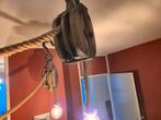 Industriele lamp 2x grote katrol . Houten katrol., Antiek en Kunst, Antiek | Lampen, Ophalen