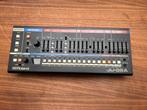 Roland JU-6A Synthesizer - virtual Analog, Gebruikt, Roland, Met midi-aansluiting, Overige aantallen