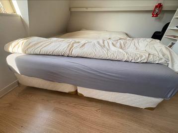 Boxspring 180x200 beschikbaar voor biedingen
