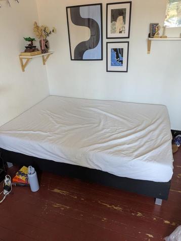 Bedframe met matras