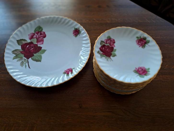 Vintage gebakstel - 12 bordjes met schaal, Antiek en Kunst, Antiek | Porselein, Ophalen